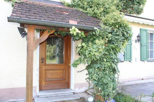 Eingang Haupthaus - Mehrfamilienhaus, Wohnhaus mit 269,00 m&sup2; in Erlangen zum Kaufen