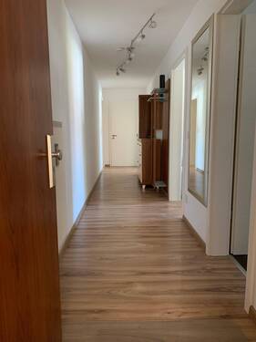 Flur - 3-Zimmer-Wohnung mit Blick in den Kurpark von Bad Reichenhall