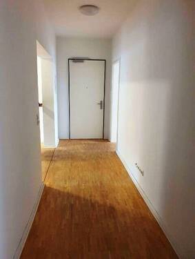 Flur - Etagenwohnung mit 66,60 m² in Kassel zur Miete