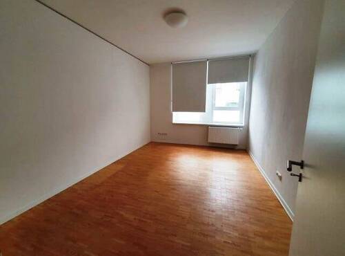 Zimmer 2 - 