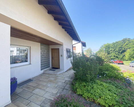 Eingang - Einfamilienhaus mit 201,00 m² in Wiesloch zum Kaufen