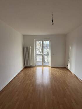 Wohnzimmer - Möckern...Top geschnittene 2-Raum-Whg. mit Balkon+Eckwanne!