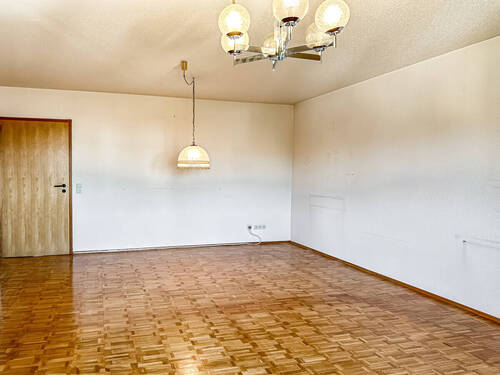 Wohnzimmer - Etagenwohnung mit 81,80 m&sup2; in Offenburg zum Kaufen