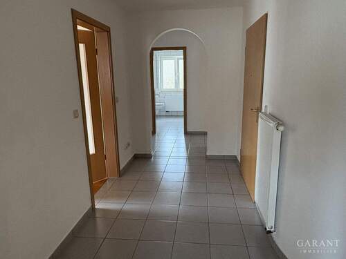 Flur - Etagenwohnung mit 86,00 m&sup2; in Oberkochen zur Miete