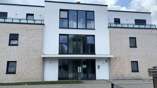 Haus - Exklusive 4-Zimmer-Wohnung mit gehobener Innenausstattung in Peine