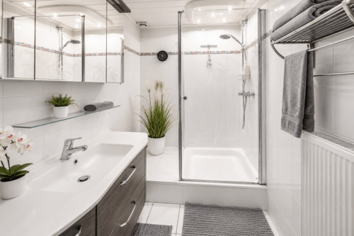 Badezimmer mit Dusche im Souterrain - Etagenwohnung mit 136,00 m&sup2; in Sprockhövel zum Kaufen