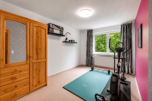 Praktischer Fitnessraum - 
