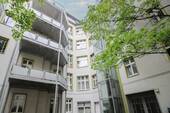 Innenhof - 3 Zimmer Etagenwohnung zum Kaufen in Berlin
