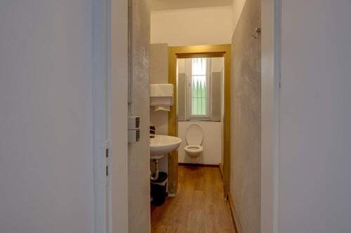 WC - 