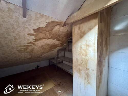 altes Wasserfleck am Schornstein - 