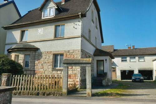 Hausansicht - 5 Zimmer Einfamilienhaus zum Kaufen in Fambach