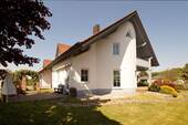 Südwest-Ansicht - 7 Zimmer Einfamilienhaus zum Kaufen in Bibertal