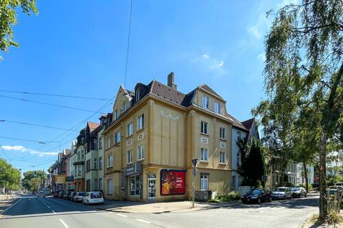 Hausansicht - 3,5 Zimmer - renoviert - zentrale Lage