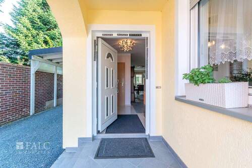 Eingang - 7 Zimmer Einfamilienhaus zum Kaufen in Erkelenz