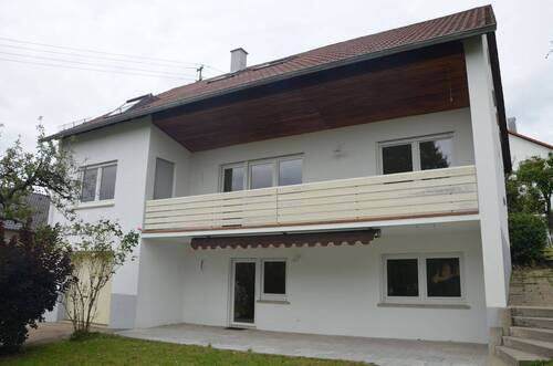 Osten - 8 Zimmer Mehrfamilienhaus, Wohnhaus in Jungingen