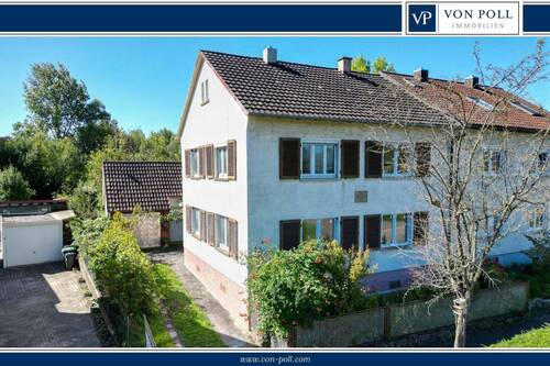 Titel - Sanierungsbedürftiges Zweifamilienhaus mit großem Grundstück in Sulzfeld