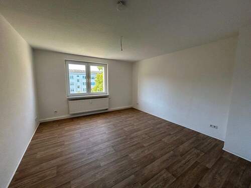 Muster Wohnzimmer - 2 Zimmer Etagenwohnung in Suhl