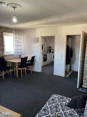 Wohnzimmer.. - 2 Zimmer-Wohnung, ca. 54,50 qm, inkl. PKW-Garagenstellplatz in Bad Cannstatt!