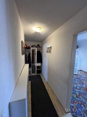 Flur. - Etagenwohnung mit 54,00 m&sup2; in Stuttgart zum Kaufen