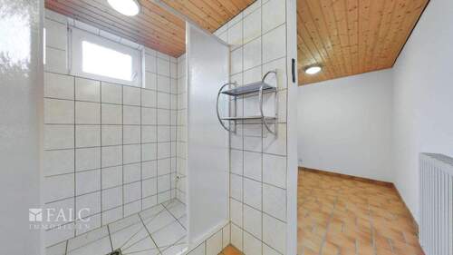 Dusche & ehemaliger Saunabereich - 