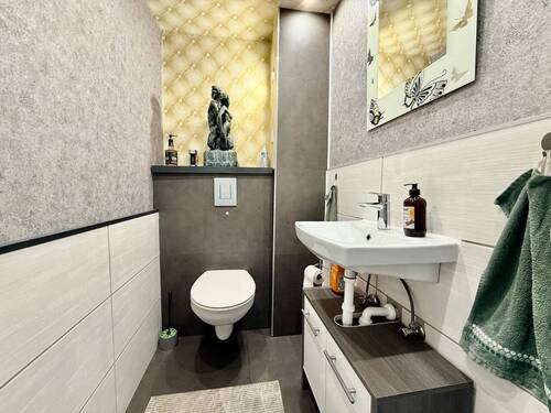Gäste WC - Mehrfamilienhaus, Wohnhaus mit 110,00 m&sup2; in Stadthagen zum Kaufen