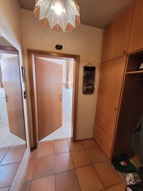 EG Garderobe vor Gäste-WC.jpg - 