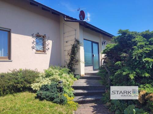 A Eingang.jpg - 6 Zimmer Einfamilienhaus zum Kaufen in Kirchheim