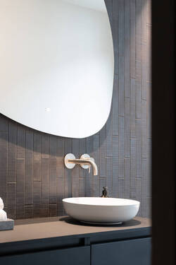 Badezimmer mit Badewanne - 