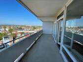 West-Balkon mit Skyline Blick - 2 Zimmer Etagenwohnung zum Kaufen in Frankfurt am Main