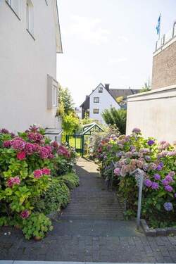 Zugang Firma/ Einliegerwohnung - 