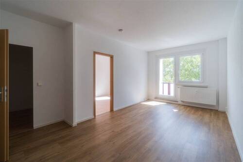 Wohnzimmer - 3-Raum-Wohnung mit Balkon auf dem südlichen Sonnenberg