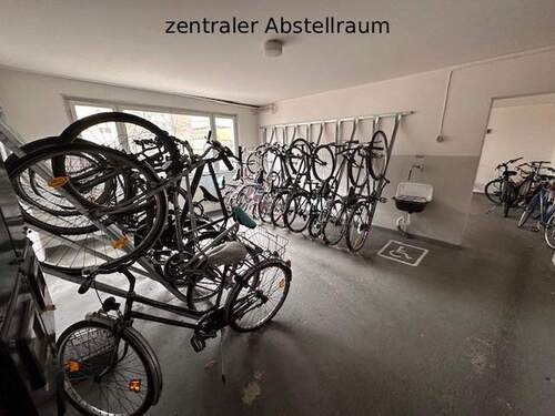 Zentraler Raum für Fahrräder - 