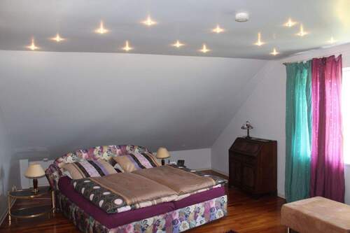 ... ins Schlafzimmer ... - 