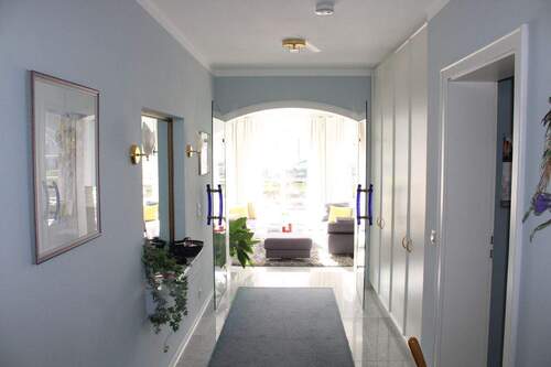 ... erwartet Sie eine elegante Diele ... - 