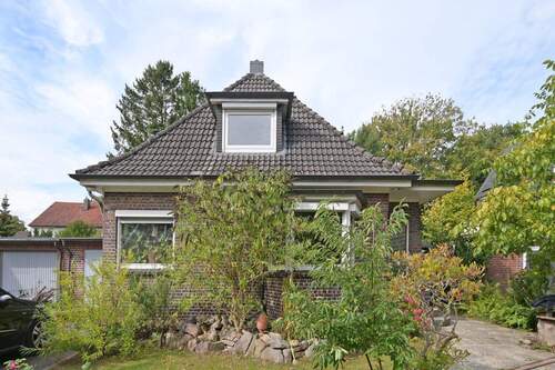 Blick auf das Haus - 4 Zimmer Einfamilienhaus zum Kaufen in Norderstedt