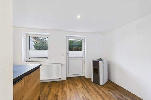 CAM03586G0-PR0064-STILL004 - 