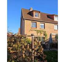 Reihenendhaus in bester Lage - 370.000,00&nbsp;EUR Kaufpreis, ca.&nbsp; 121,00&nbsp;m&sup2;&nbsp;Wohnfl&auml;che in Reinfeld (PLZ: 23858)