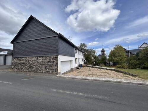 Straßenansicht - 7 Zimmer Einfamilienhaus in Breitscheid-Gusternhain