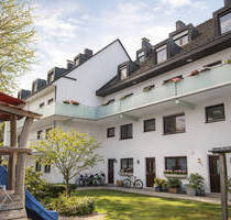 Haus in Haus, wohnen über 3 Etagen mit Dachterrasse, Balkon und stimmungsvollem Kamin in Puchheim