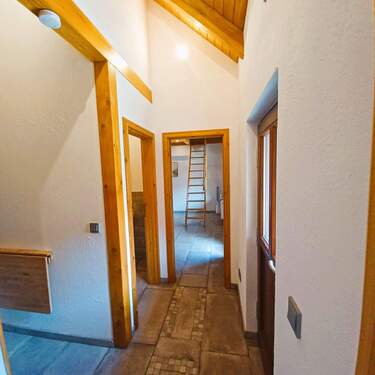 Flur Seitentrakt - 
