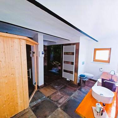 Badezimmer mit Sauna - 