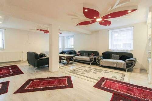 Wohnzimmer I - 1 Zimmer Mehrfamilienhaus, Wohnhaus in Steinheim am Albuch