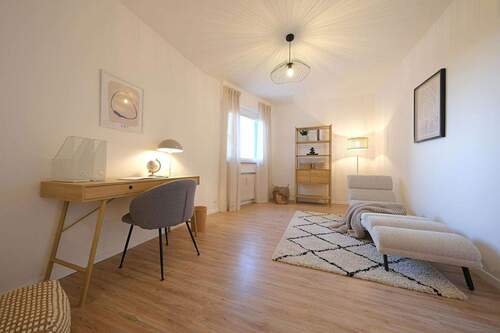 Kinderzimmer/Büro - 