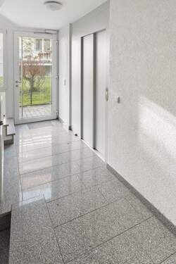 Ebenerdiger Hausflur - 