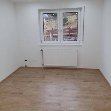 Zimmer EG (kann gewerblich genutzt werden) - 