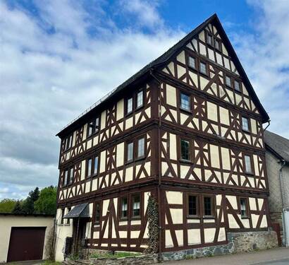  Außenansicht - 8 Zimmer Bauernhaus, Landhaus in Mittenaar