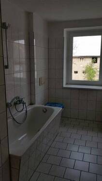Tageslichtbad mit Wanne - 