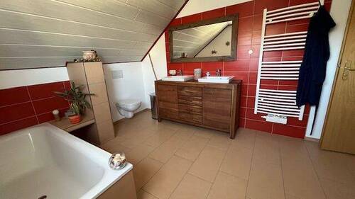 Badezimmer-OG.jpeg - 