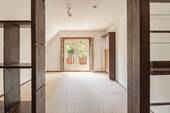 linkes Schlafzimmer mit Balkon - 