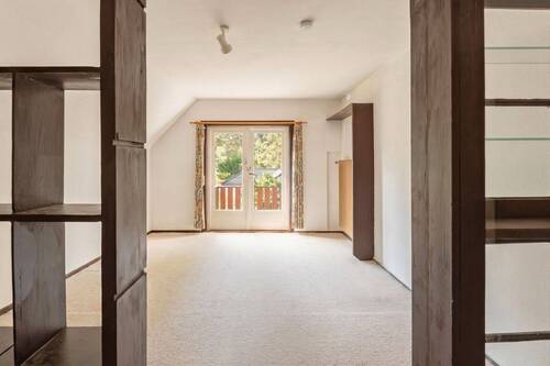 linkes Schlafzimmer mit Balkon - 